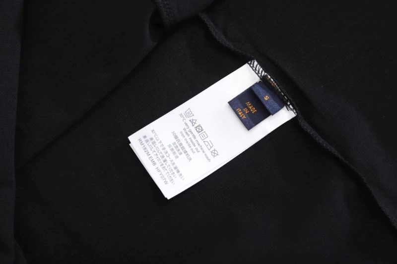 Breathable Louis Vuitton T-Shirts 138055