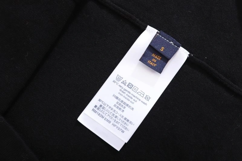 Louis Vuitton T-Shirts Versatile 138040