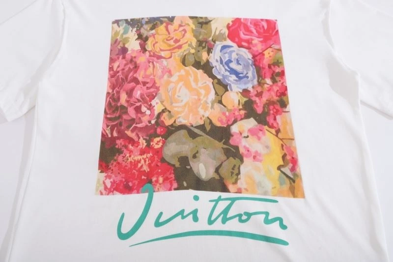 Contemporary Louis Vuitton T-Shirts 138002