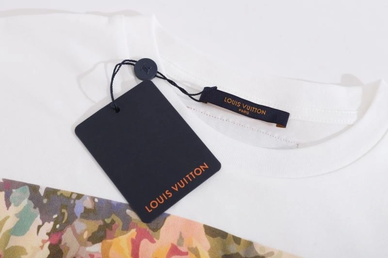 Contemporary Louis Vuitton T-Shirts 138002