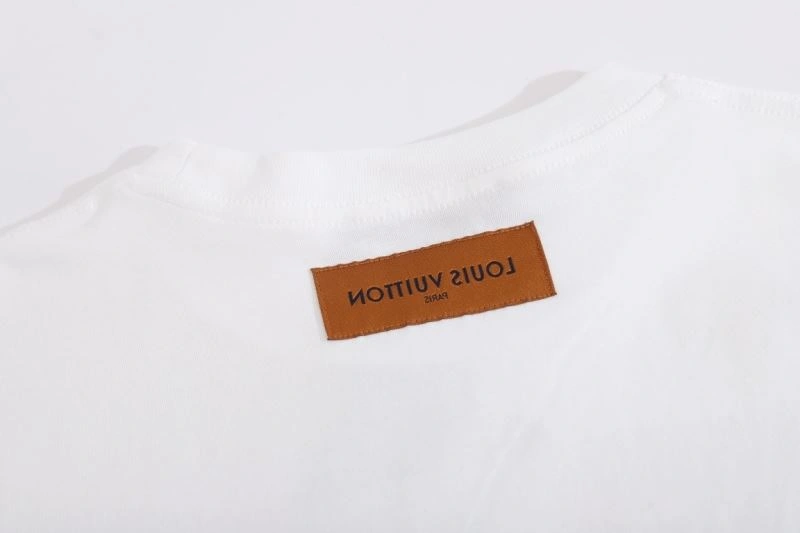Contemporary Louis Vuitton T-Shirts 138002