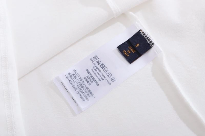 Contemporary Louis Vuitton T-Shirts 138002