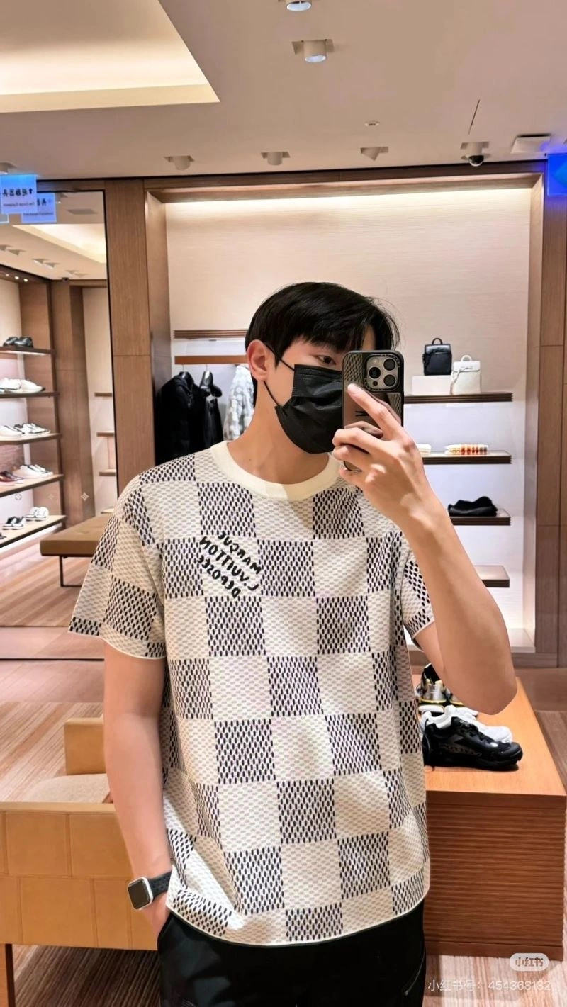 Louis Vuitton T-Shirts Trendy 138010