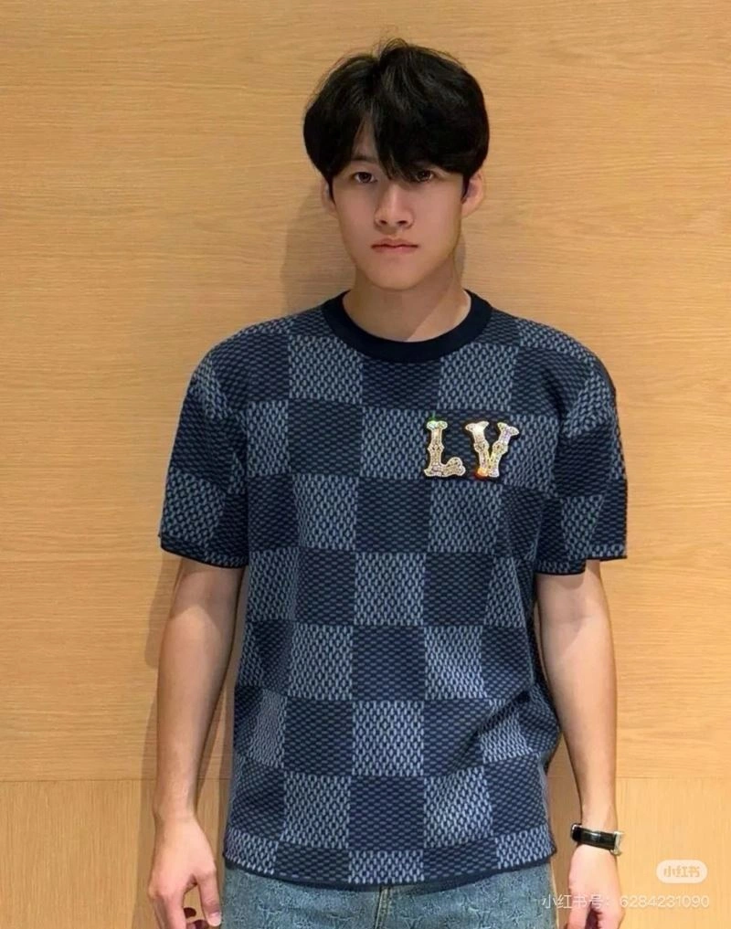 Louis Vuitton T-Shirts Trendy 138021