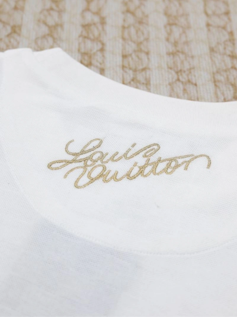 Contemporary Louis Vuitton T-Shirts 138004