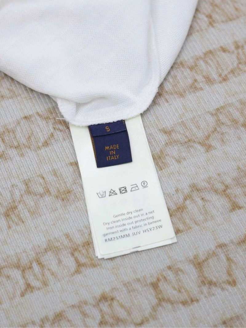 Contemporary Louis Vuitton T-Shirts 138004