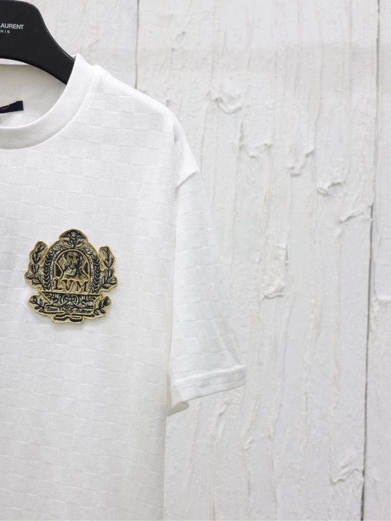 Contemporary Louis Vuitton T-Shirts 138004