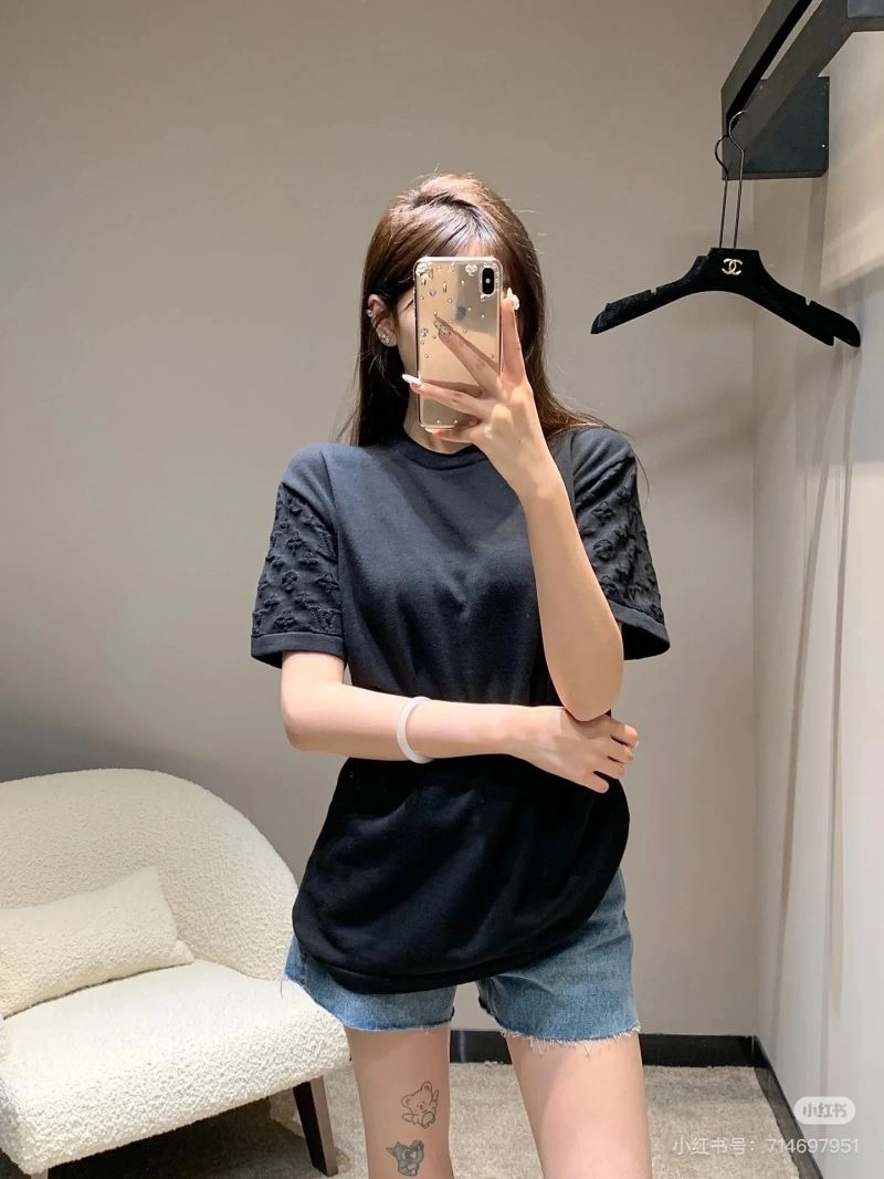 Lightweight Louis Vuitton T-Shirts 137994