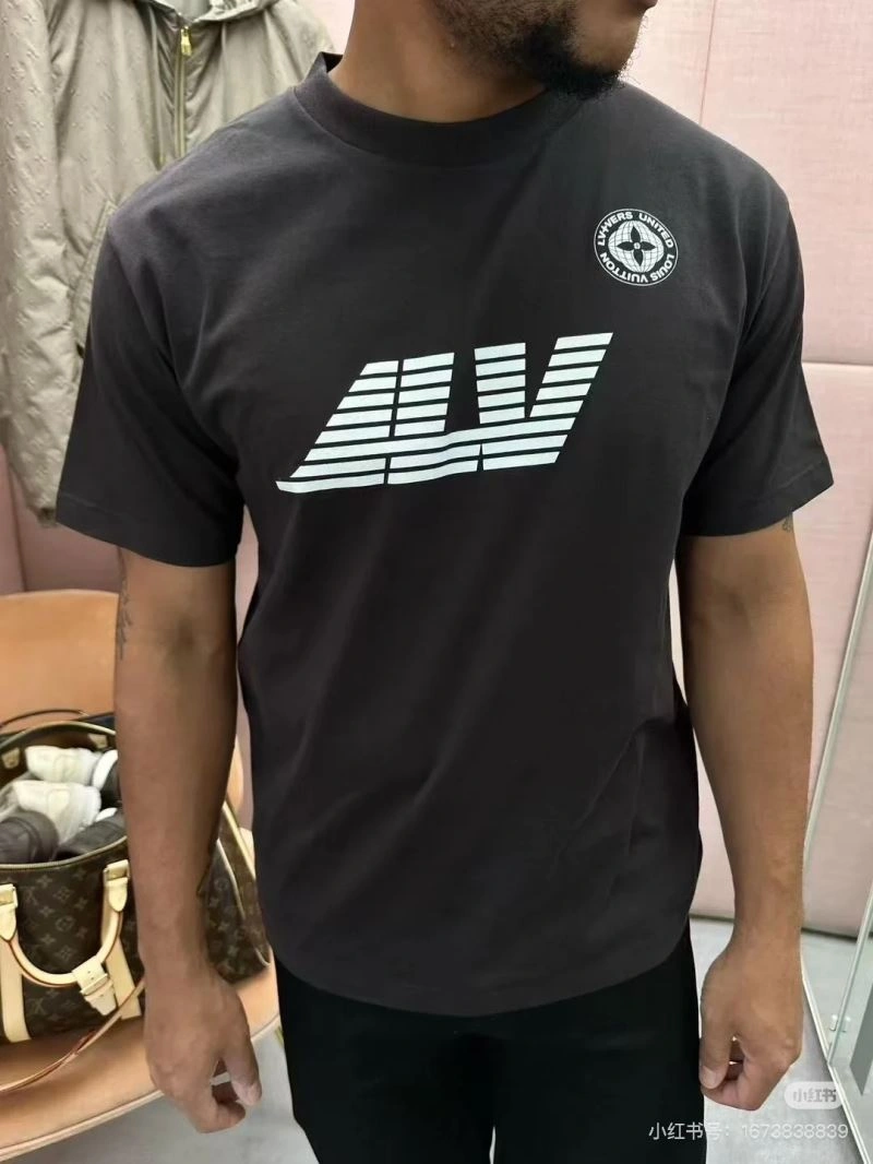 Louis Vuitton T-Shirts Minimalist 137988