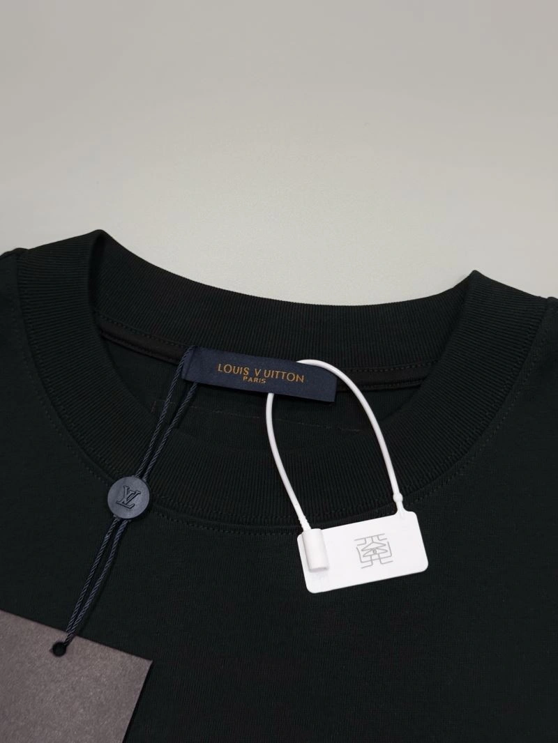 Sleek Louis Vuitton T-Shirts 137972