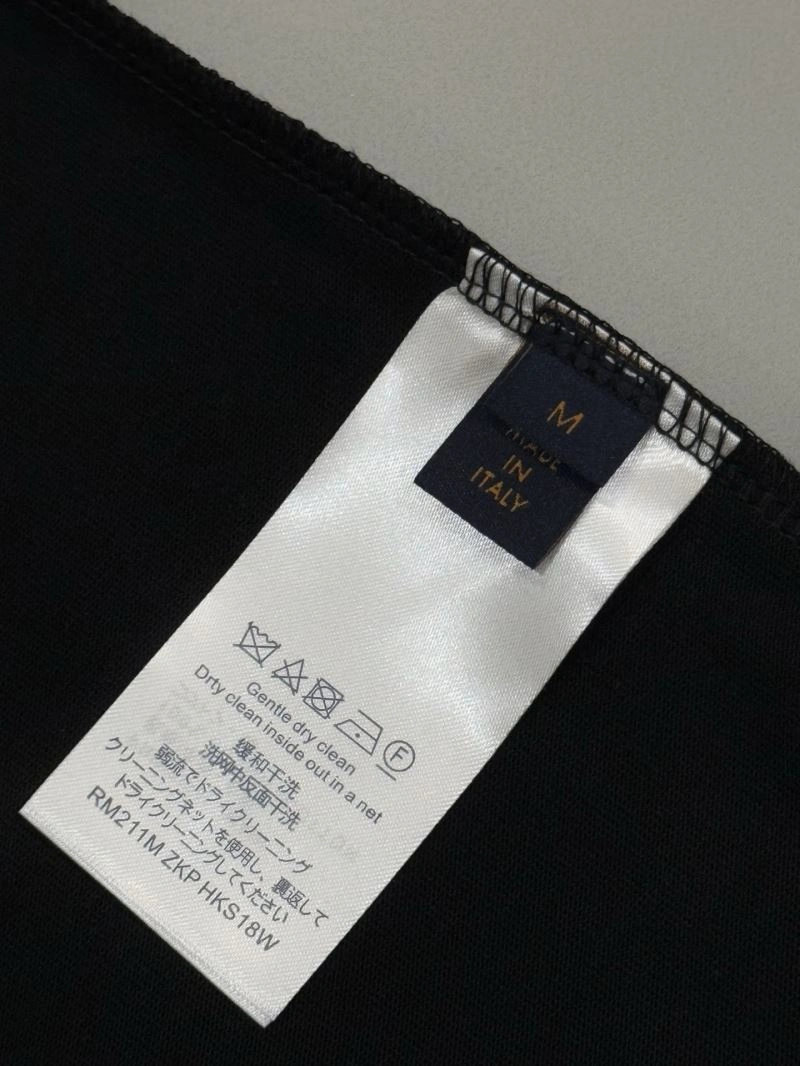 Sleek Louis Vuitton T-Shirts 137972