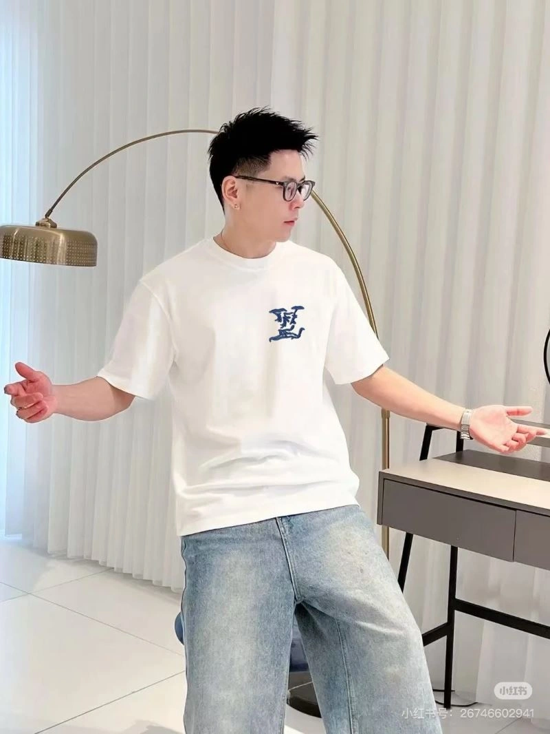 Comfortable Louis Vuitton T-Shirts 137971