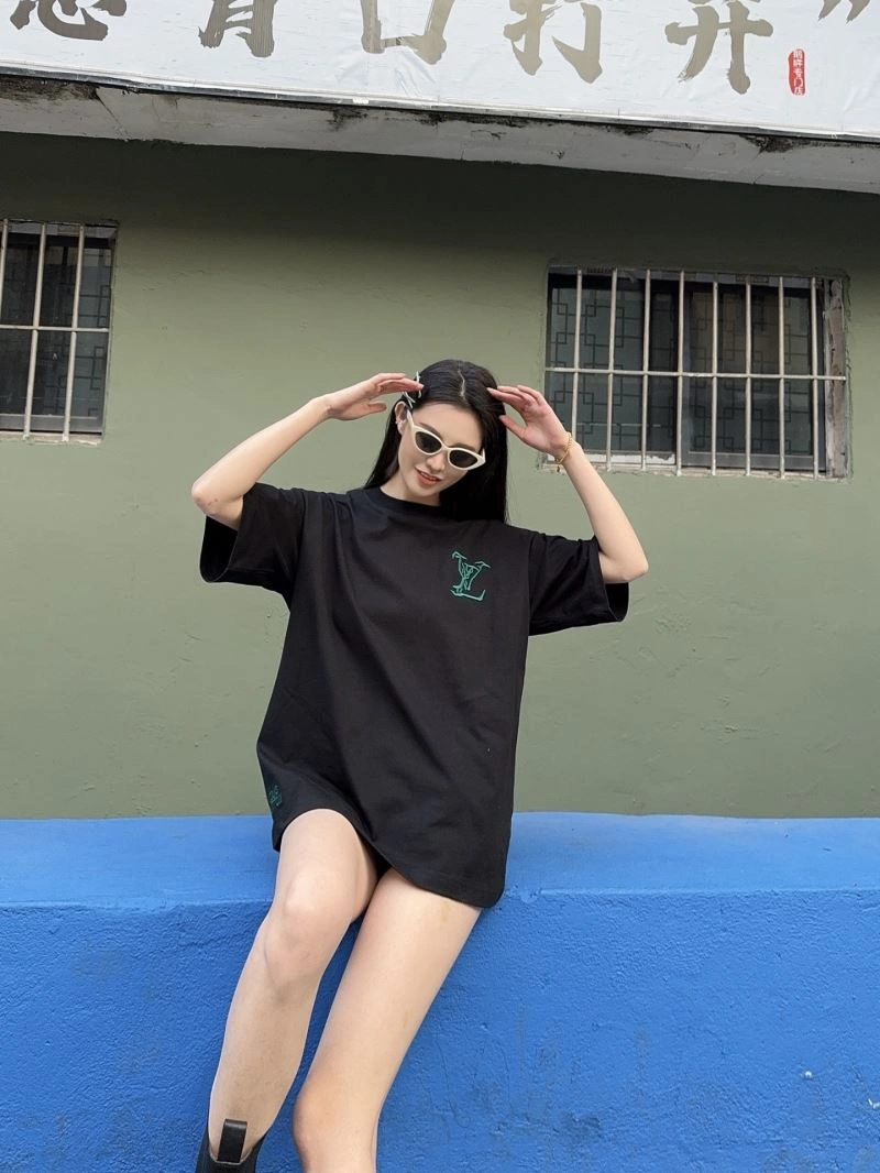 ModernLook Louis Vuitton T-Shirts 137984