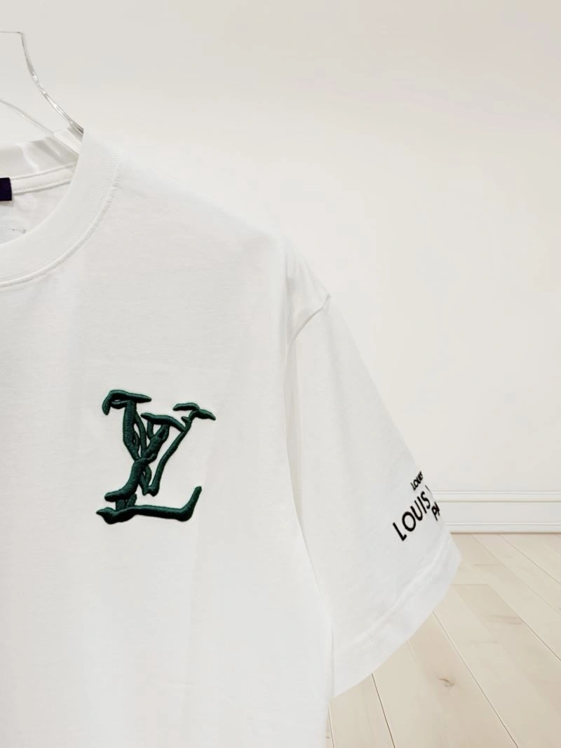 Modern Louis Vuitton T-Shirts 137966