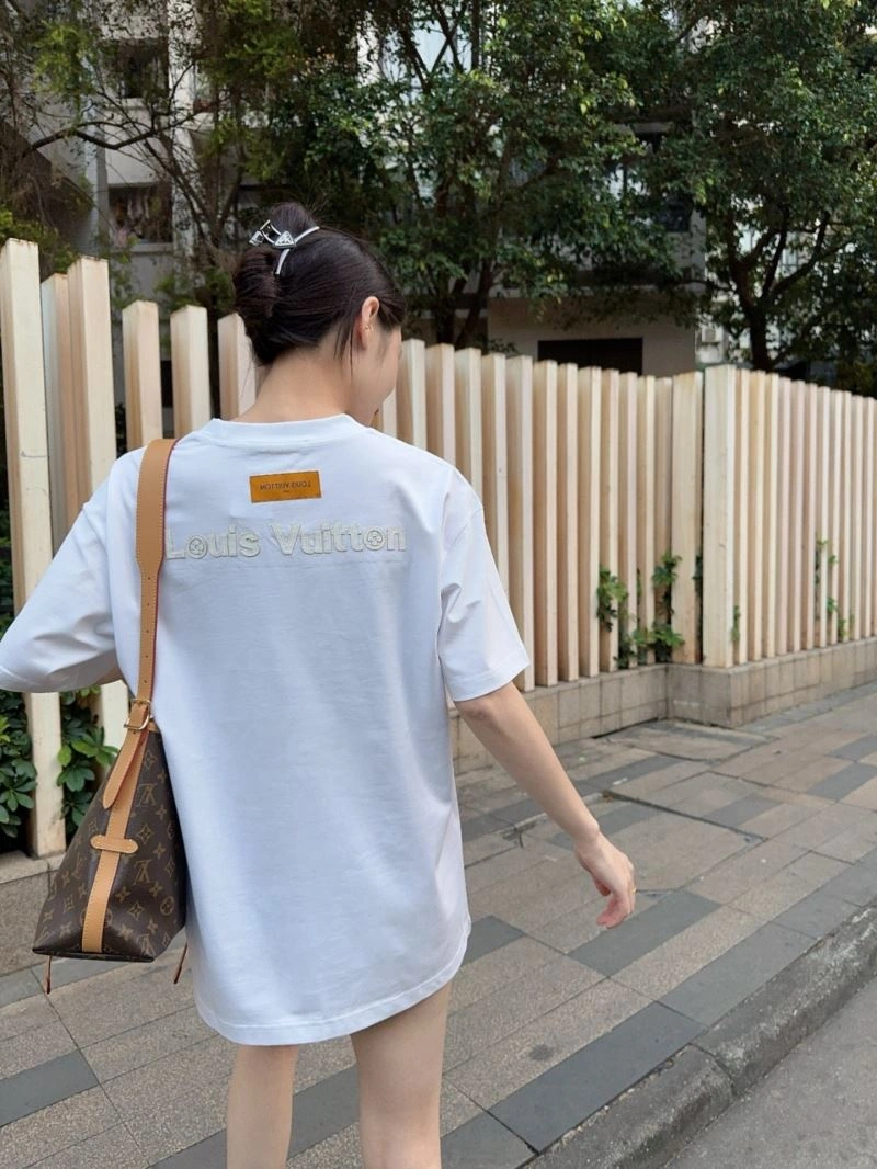 Louis Vuitton T-Shirts Comfortable 137983