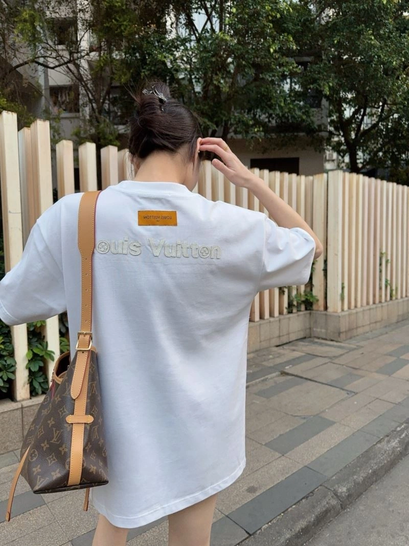 Louis Vuitton T-Shirts Comfortable 137983