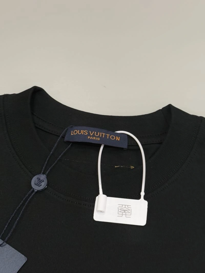Stretchable Louis Vuitton T-Shirts 137977