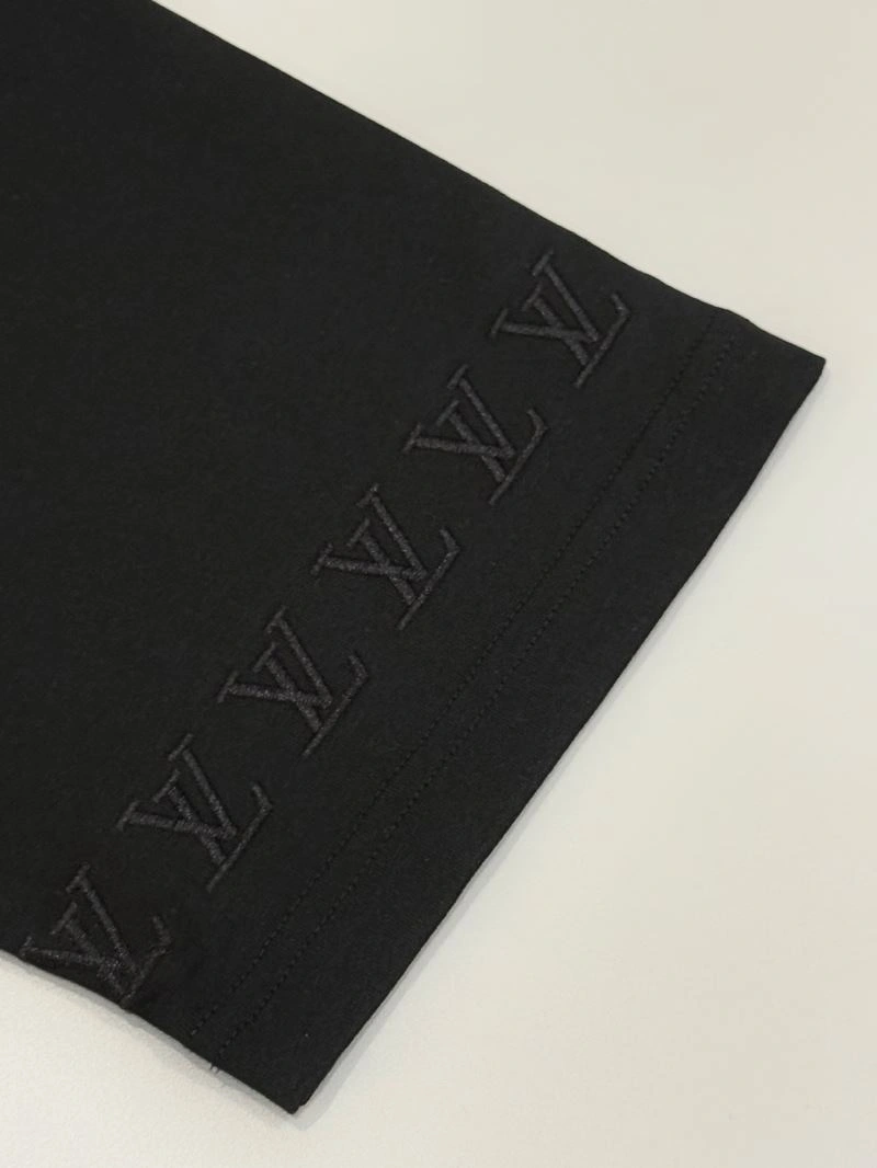 Stretchable Louis Vuitton T-Shirts 137977