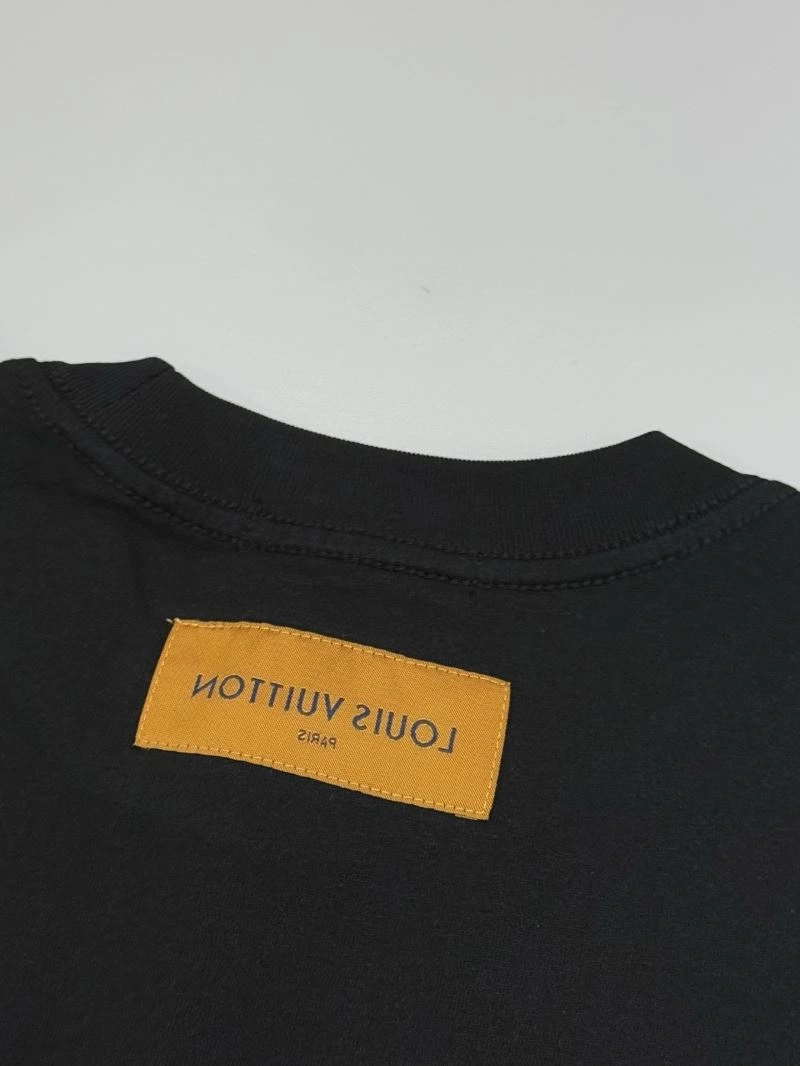 Stretchable Louis Vuitton T-Shirts 137977
