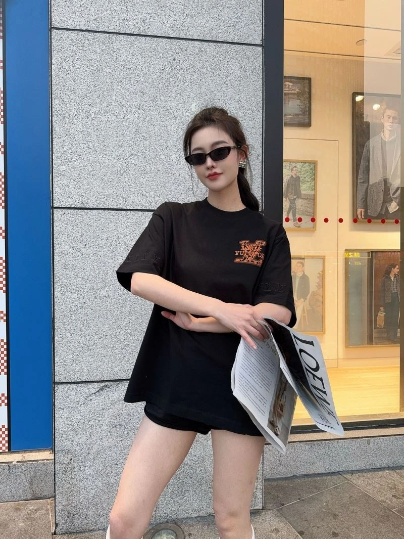 Stretchable Louis Vuitton T-Shirts 137977