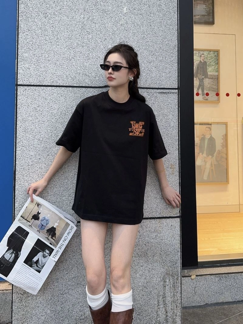 Stretchable Louis Vuitton T-Shirts 137977