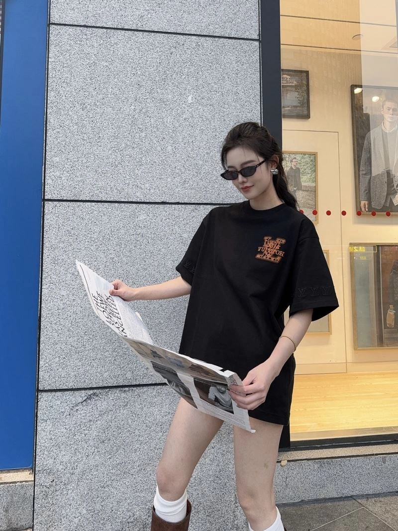 Stretchable Louis Vuitton T-Shirts 137977