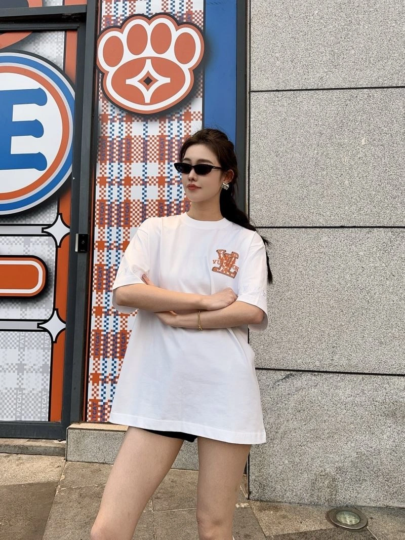 Stretchable Louis Vuitton T-Shirts 137999
