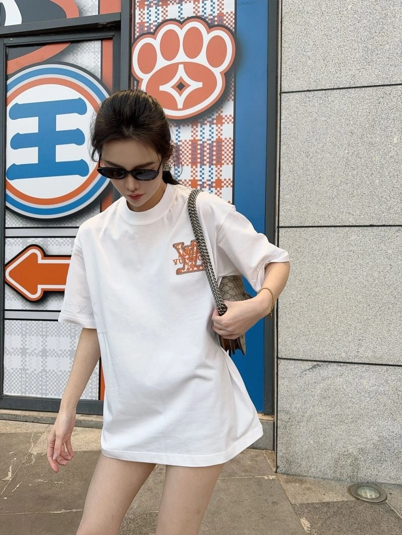 Stretchable Louis Vuitton T-Shirts 137999