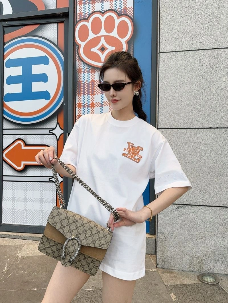 Stretchable Louis Vuitton T-Shirts 137999