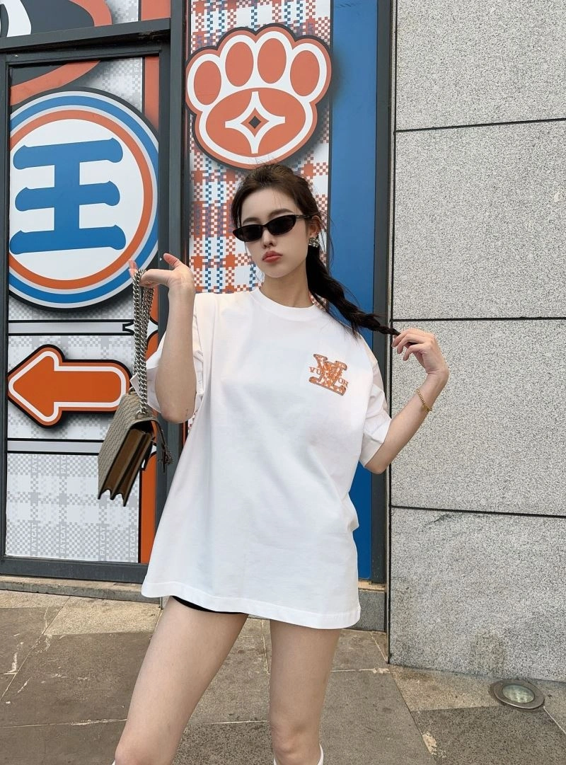 Stretchable Louis Vuitton T-Shirts 137999