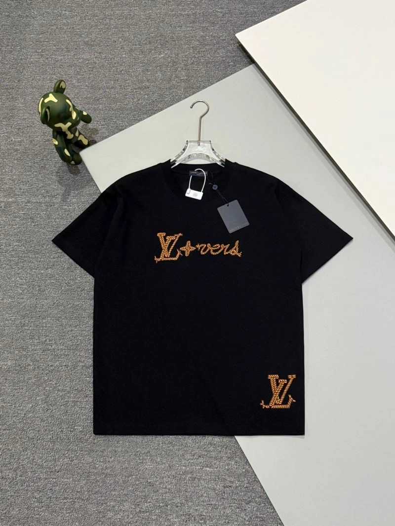 WellDesigned Louis Vuitton T-Shirts 137982