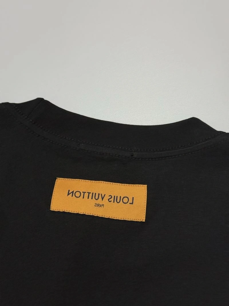 WellDesigned Louis Vuitton T-Shirts 137982