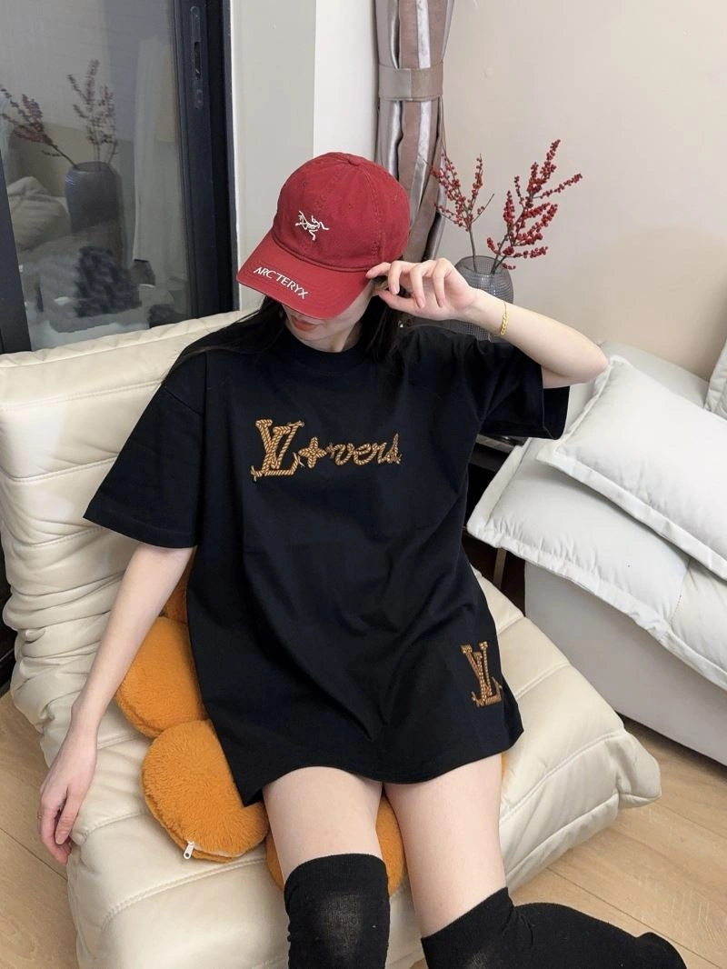 WellDesigned Louis Vuitton T-Shirts 137982