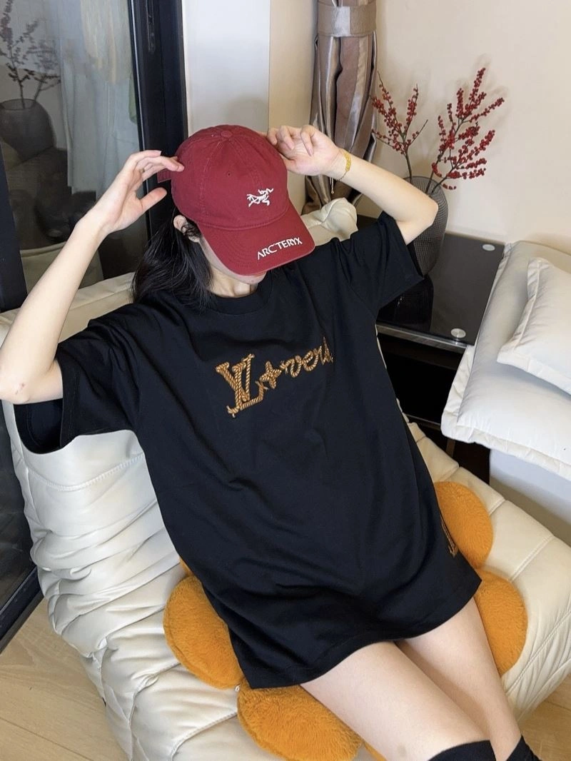 WellDesigned Louis Vuitton T-Shirts 137982