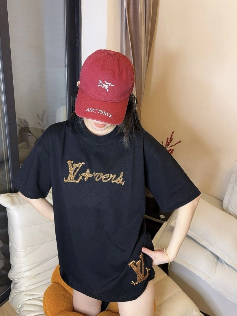WellDesigned Louis Vuitton T-Shirts 137982