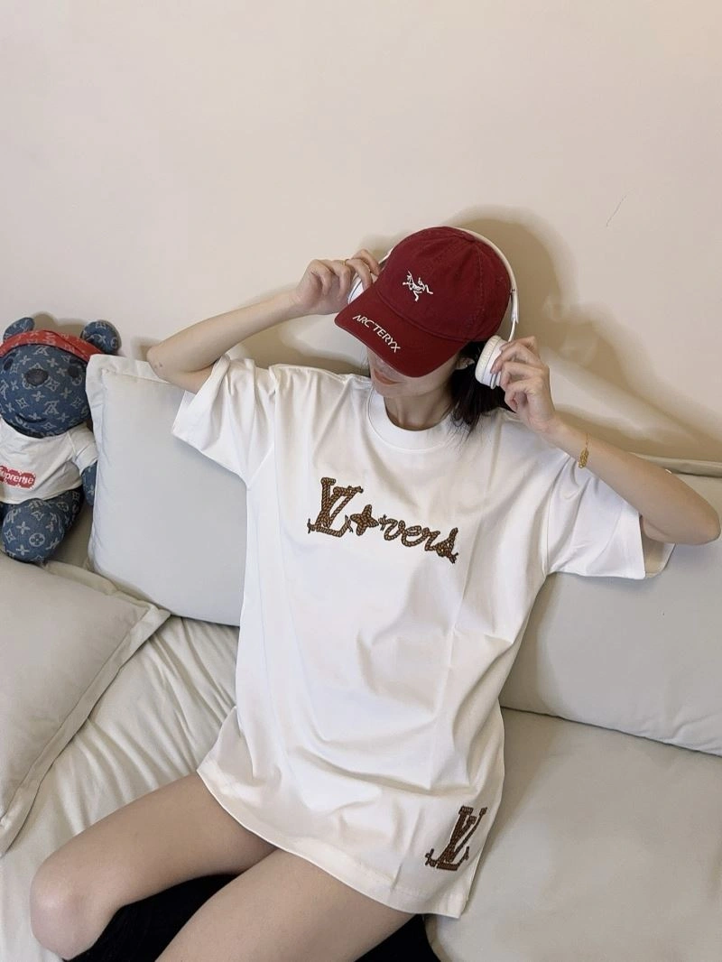 Louis Vuitton T-Shirts MoistureWicking 137970