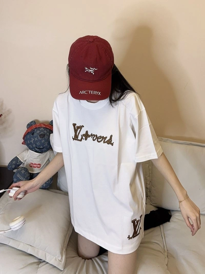 Louis Vuitton T-Shirts MoistureWicking 137970