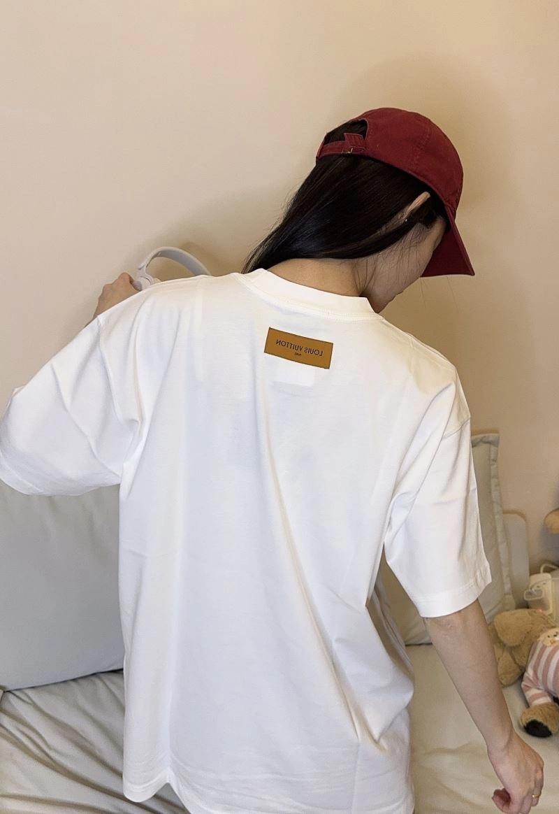 Louis Vuitton T-Shirts MoistureWicking 137970