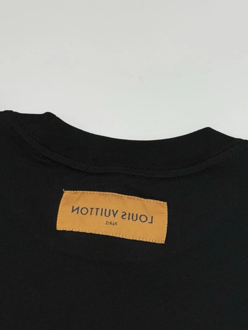 Stretchable Louis Vuitton T-Shirts 137979