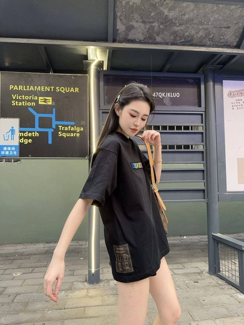Stretchable Louis Vuitton T-Shirts 137979