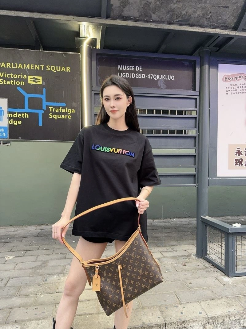 Stretchable Louis Vuitton T-Shirts 137979