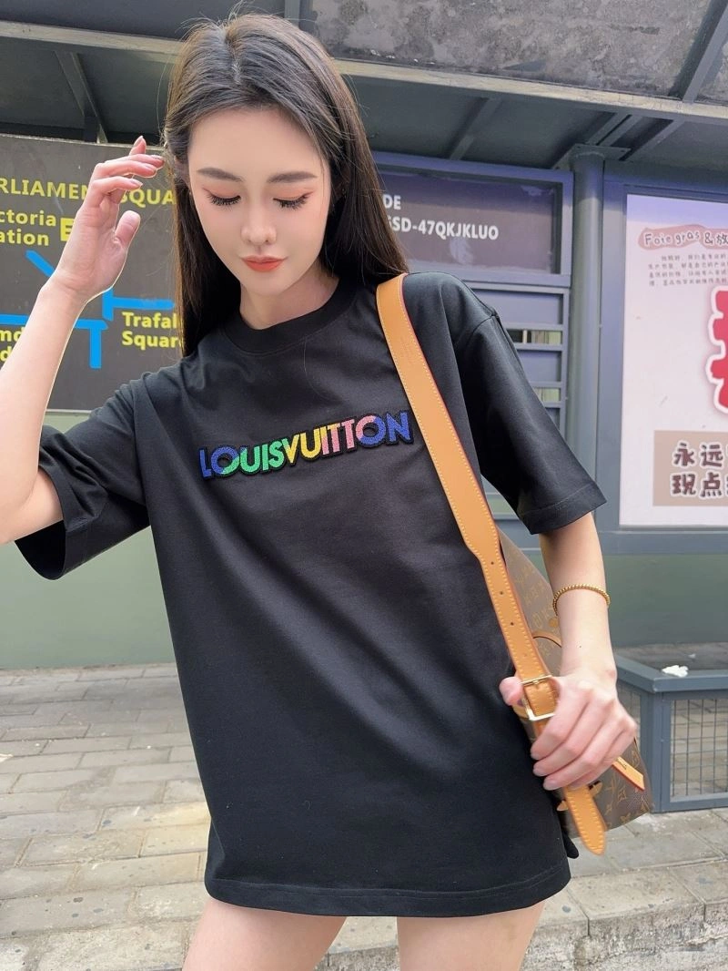 Stretchable Louis Vuitton T-Shirts 137979