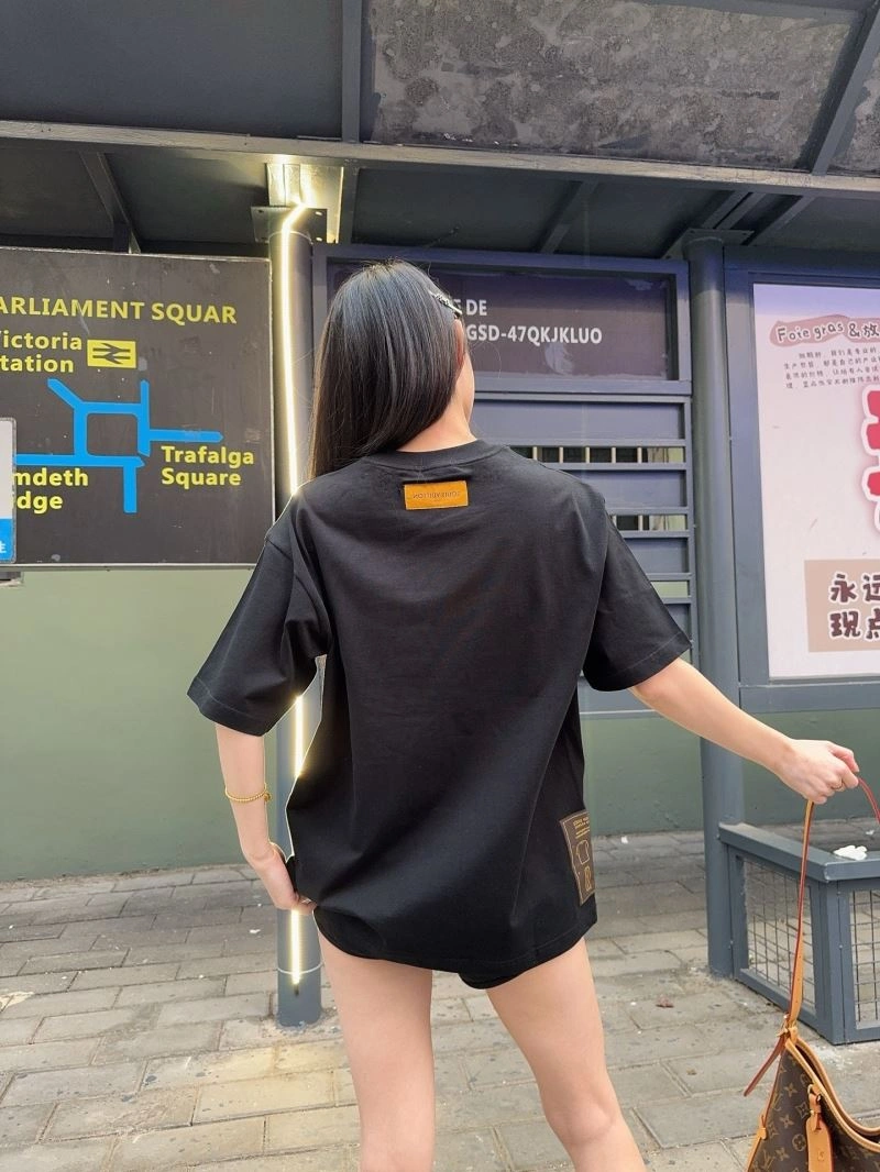 Stretchable Louis Vuitton T-Shirts 137979
