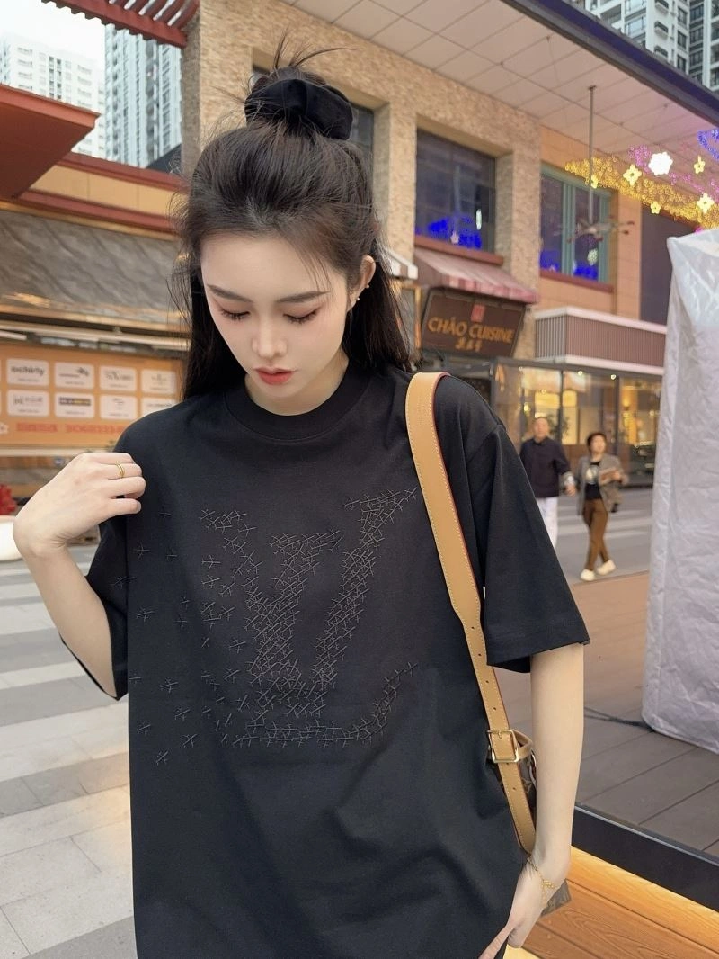 TravelReady Louis Vuitton T-Shirts 137975