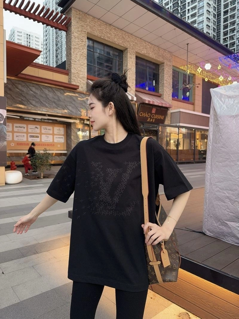 TravelReady Louis Vuitton T-Shirts 137975