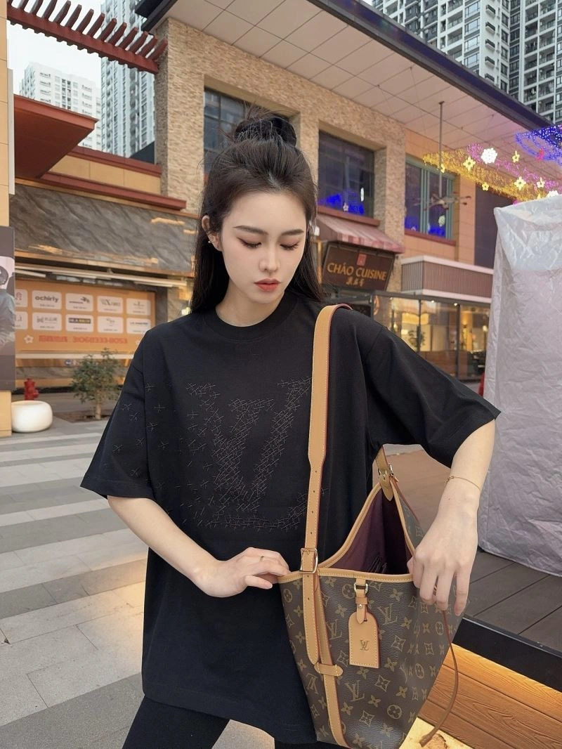 TravelReady Louis Vuitton T-Shirts 137975