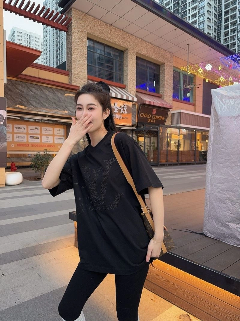 TravelReady Louis Vuitton T-Shirts 137975