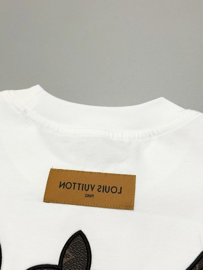Breathable Louis Vuitton T-Shirts 137974
