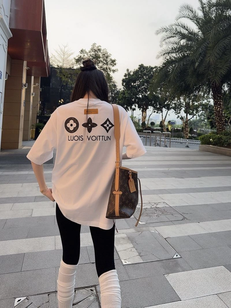 Breathable Louis Vuitton T-Shirts 137974