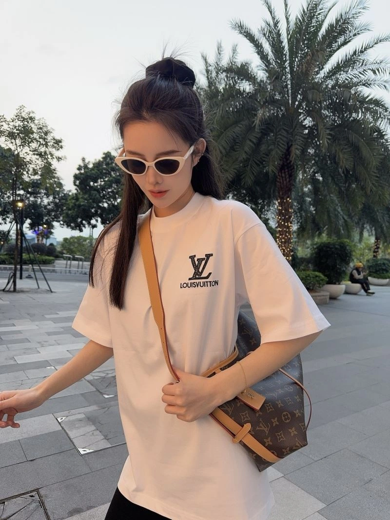 Durable Louis Vuitton T-Shirts 137964